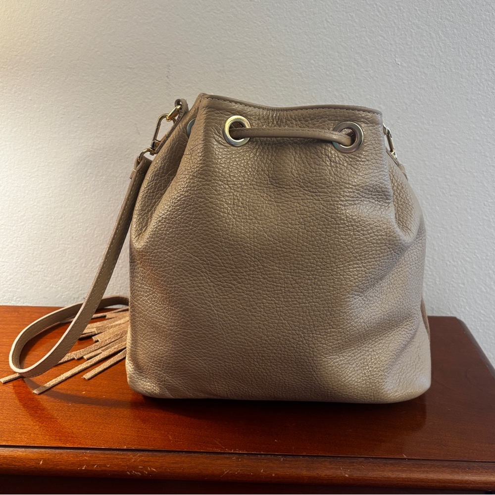 Diva’s Bag Fringe Suede Bucket Bag - Picture 6 of 14